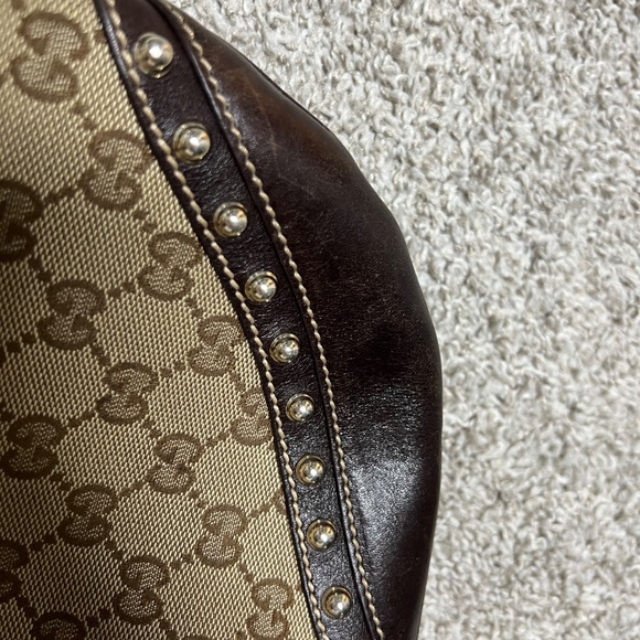 Authentic Gucci Crossbody - Picture 9 of 10